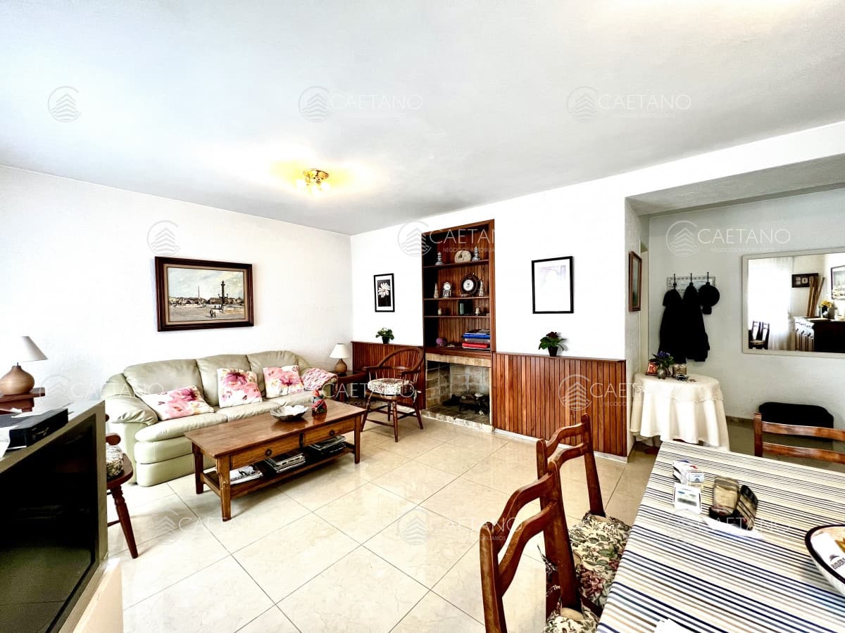 4 dormitorios, ascensor, garaje en el corazón de la peninsula y a una cuadra del mar. — foto 2