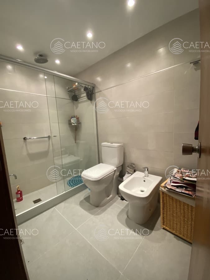 Edificio Varadero. Puerto Puerto Punta del Este, 4 dormitorios 3 baños y toilette. Estufa a leña. — foto 2