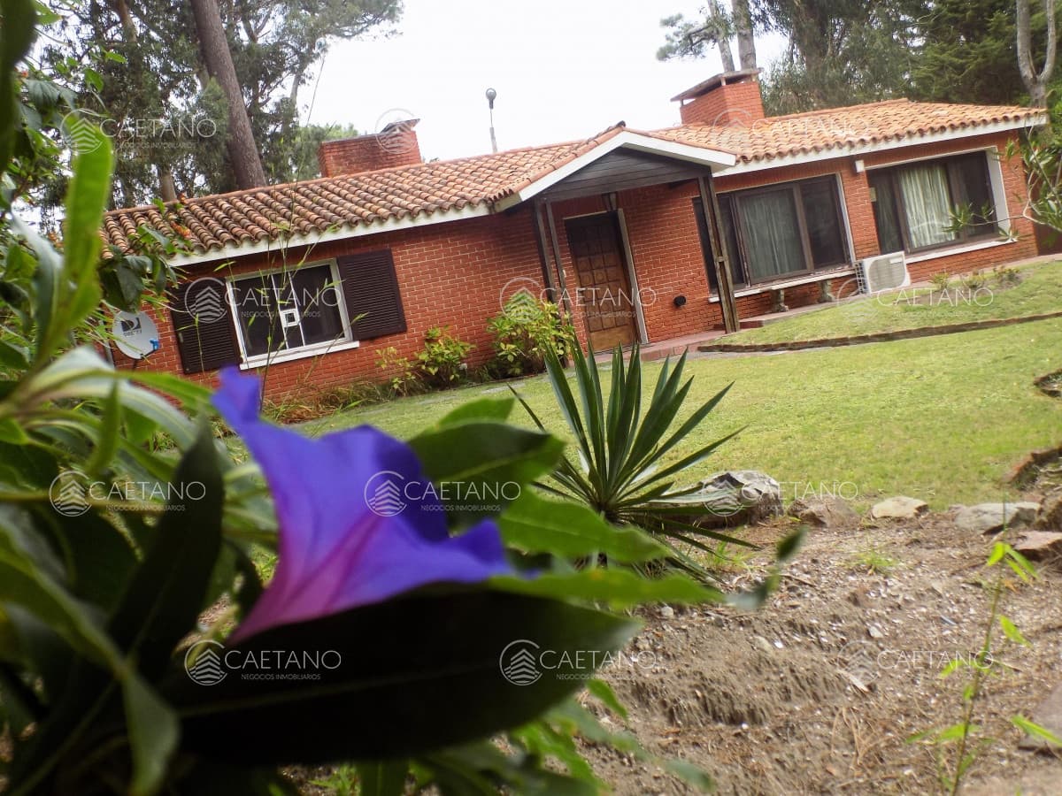VENTA CASA 3 DORMITORIOS , 2 BAÑOS
