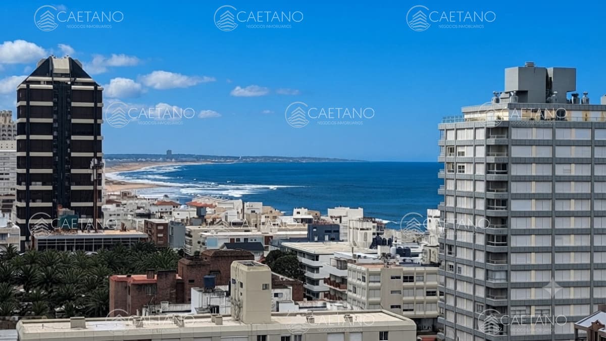 En venta apartamento 2 dormitorios con vista al mar y puerto, Peninsula, Punta del Este