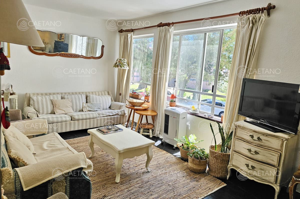 En venta apartamento 1 dormitorio con cochera en el puerto de Punta del Este — foto 2