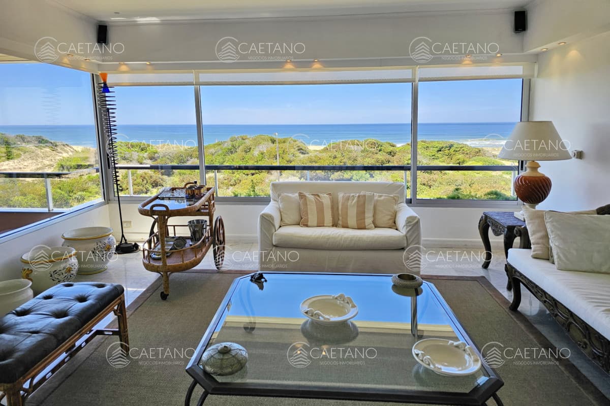 APARTAMENTO CON 3 DORMITORIOS Y SERVICIO, PARRILLERO PROPIO, JACUZZI, VISTA AL MAR, RINCÓN DEL INDIO, PUNTA DEL ESTE — foto 3