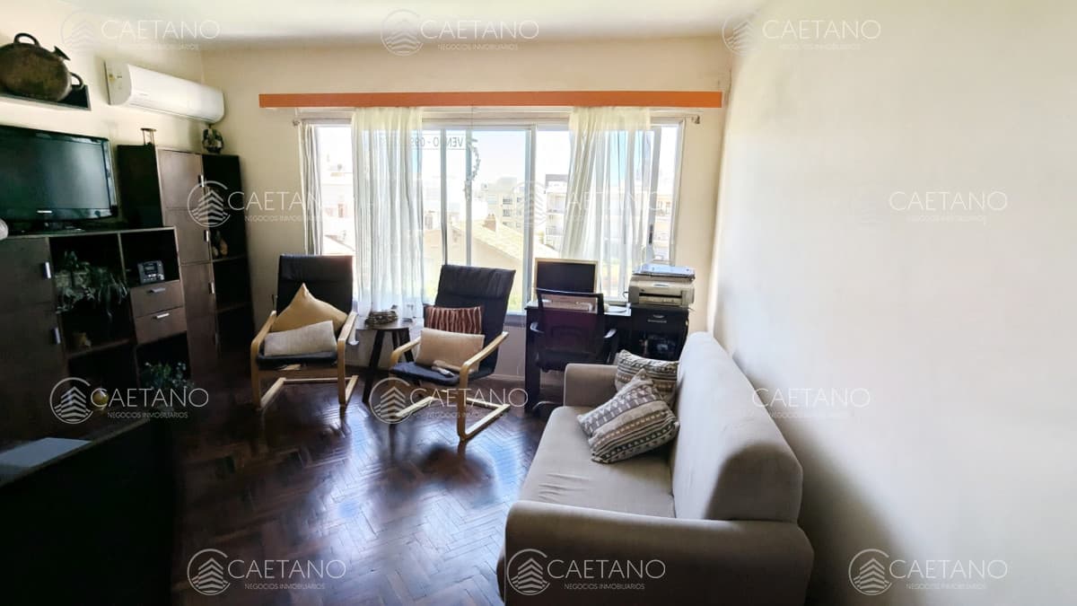 Venta apartamento un dormitorio con cochera en la península