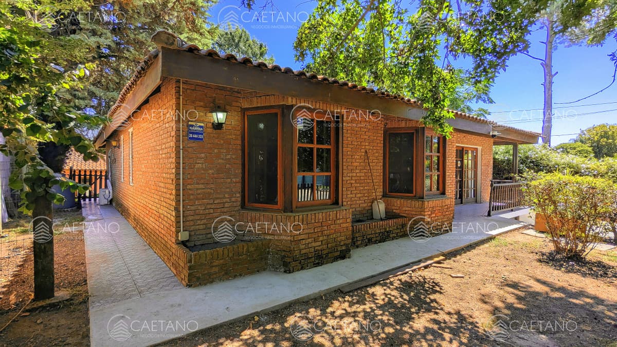 Venta de casa 3 dormitorios en barrio cantegril Punta del este, Maldonado, cerca de playa Mansa