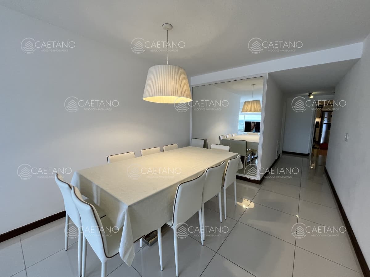venta apartamento 3 dormitorios. Playa mansa, Punta del Este