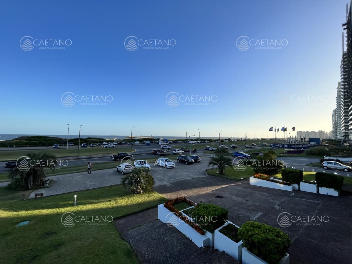Apartamento en venta - 2 dormitorios + ½ | 2 baños | cochera techada — foto 3