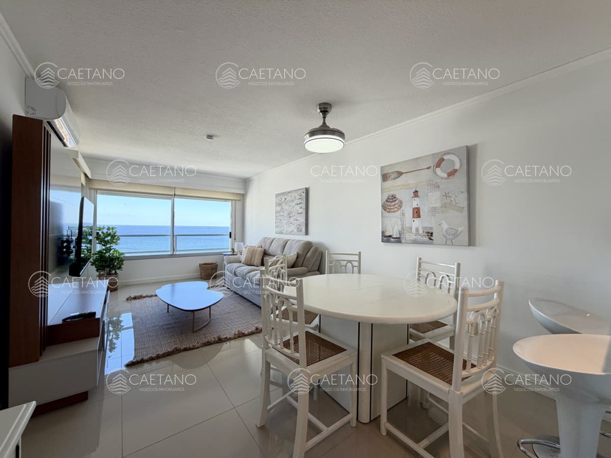 Venta apartamento 2 dormitorios. Playa mansa. Punta del Este