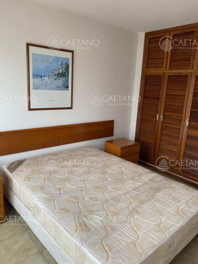 EN PLENO CENTRO IMPECABLE — foto 2