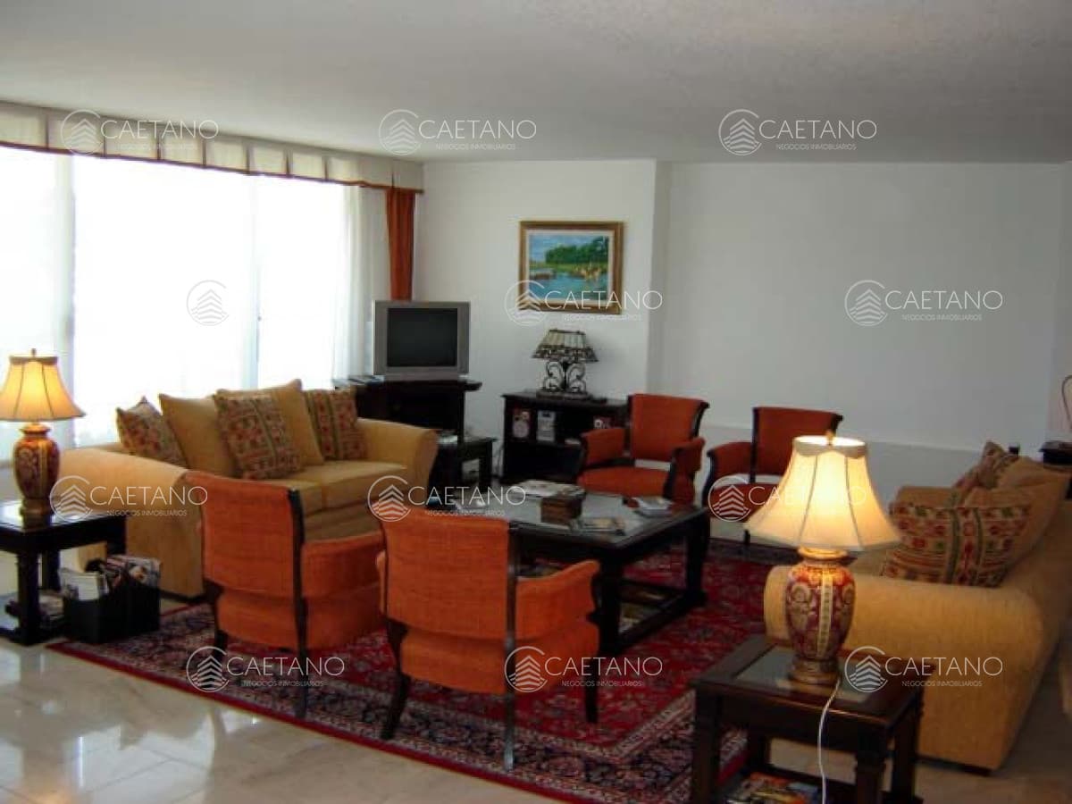 Venta apartamento 3 dormitorios más dependencia. Playa mansa, Punta del Este. — foto 3