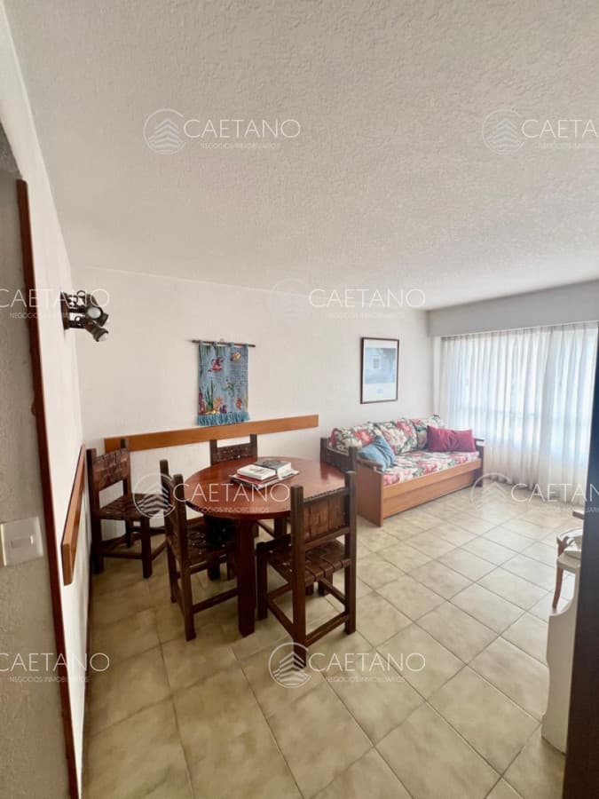 EN PLENO CENTRO IMPECABLE — foto 2