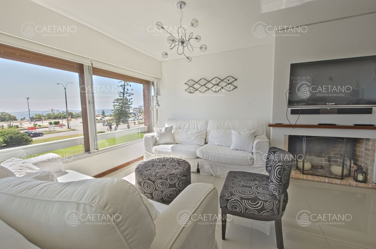 Apartamento en Playa Mansa alquiler anual — foto 3