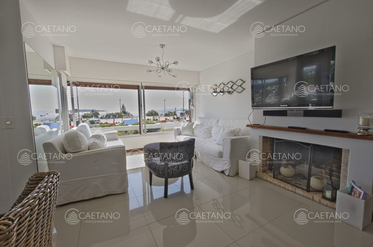 Apartamento en Playa Mansa alquiler anual — foto 2