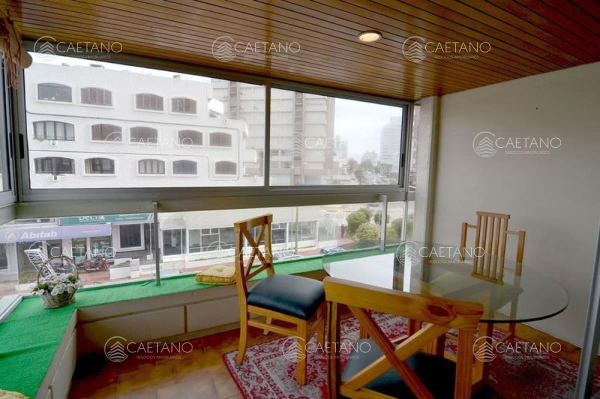 Apartamento frente al mar en alquiler anual — foto 2