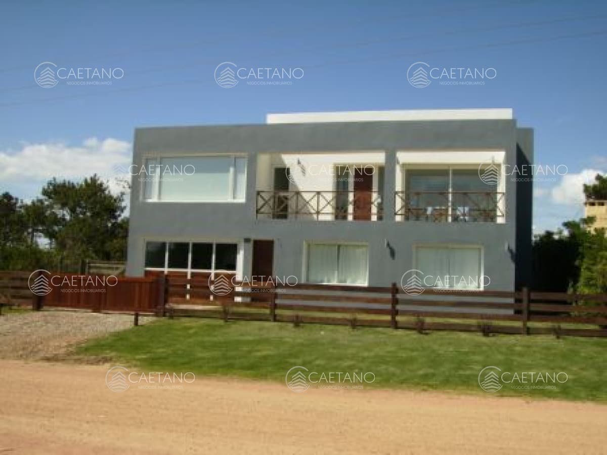 Venta casa 4 dormitorios. Tio Tom, Punta Ballena.
