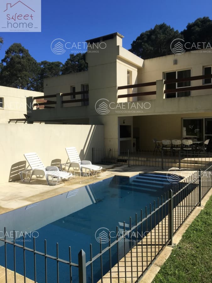 Casa de 4 dormitorios dentro del Complejo Solanas. — foto 2