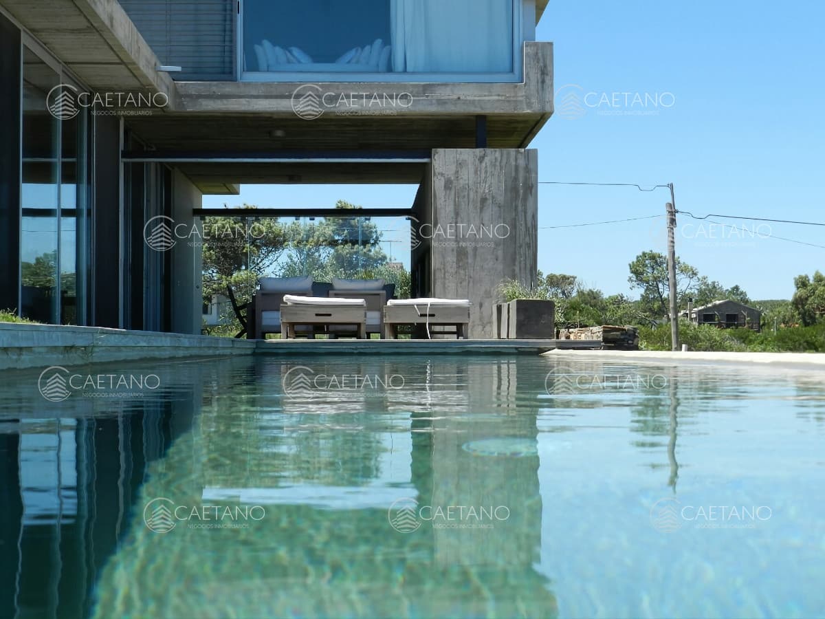 Excelente casa moderna en Tio tom, pegada al mar — foto 2