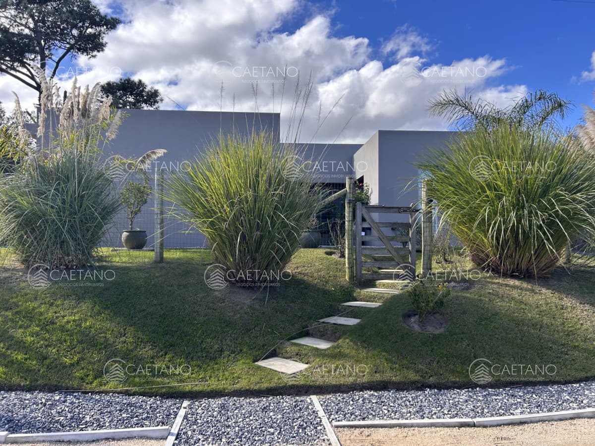 Venta casa en zona Chihuahua, Punta Ballena — foto 2