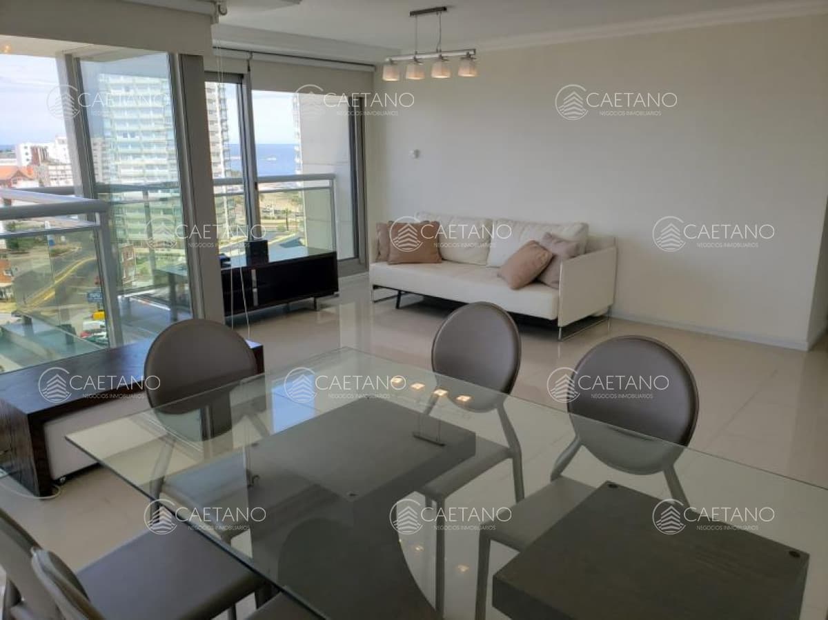 Excelente apartamento en alquiler en Punta del Este con vista al mar