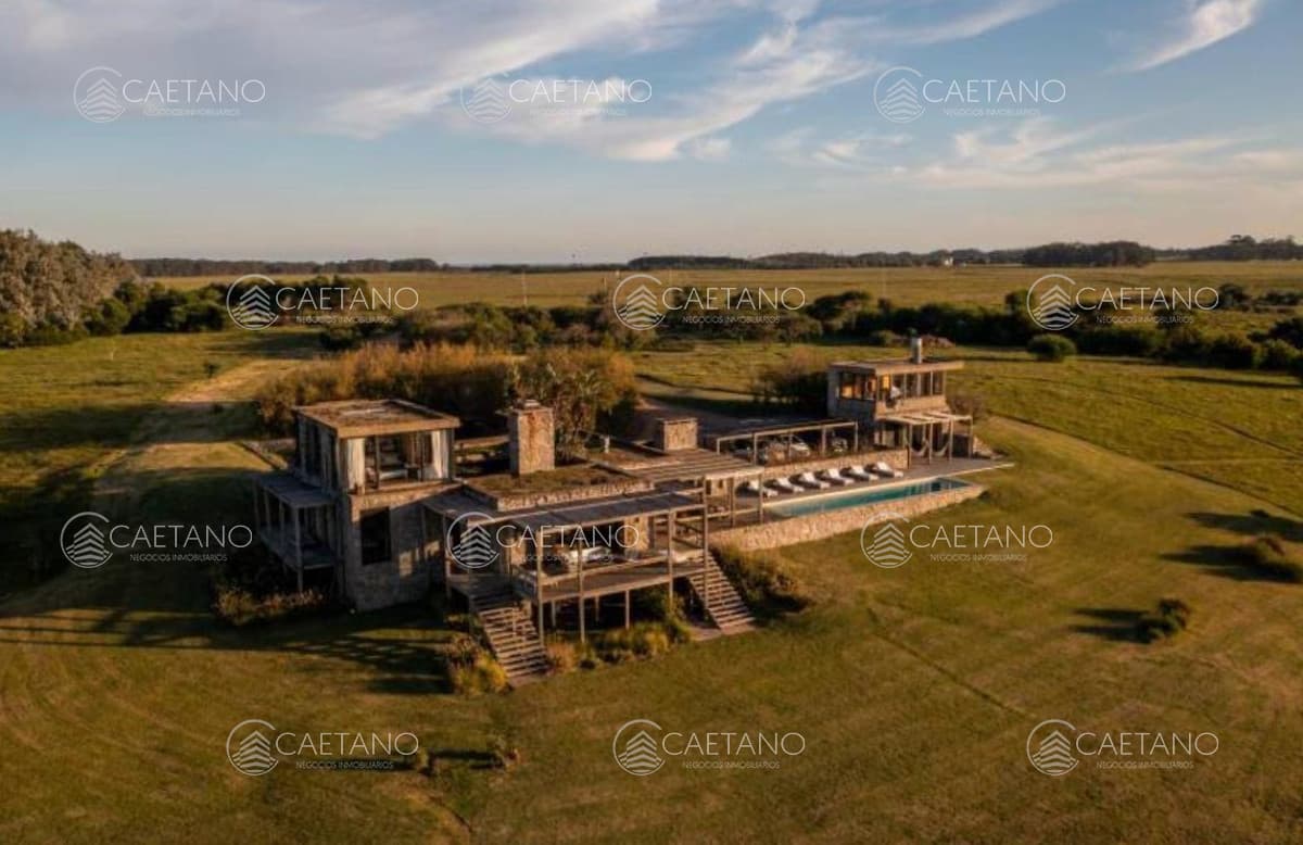 EXCLUSIVA CHACRA EN PRIMERA LÍNEA EN JOSÉ IGNACIO