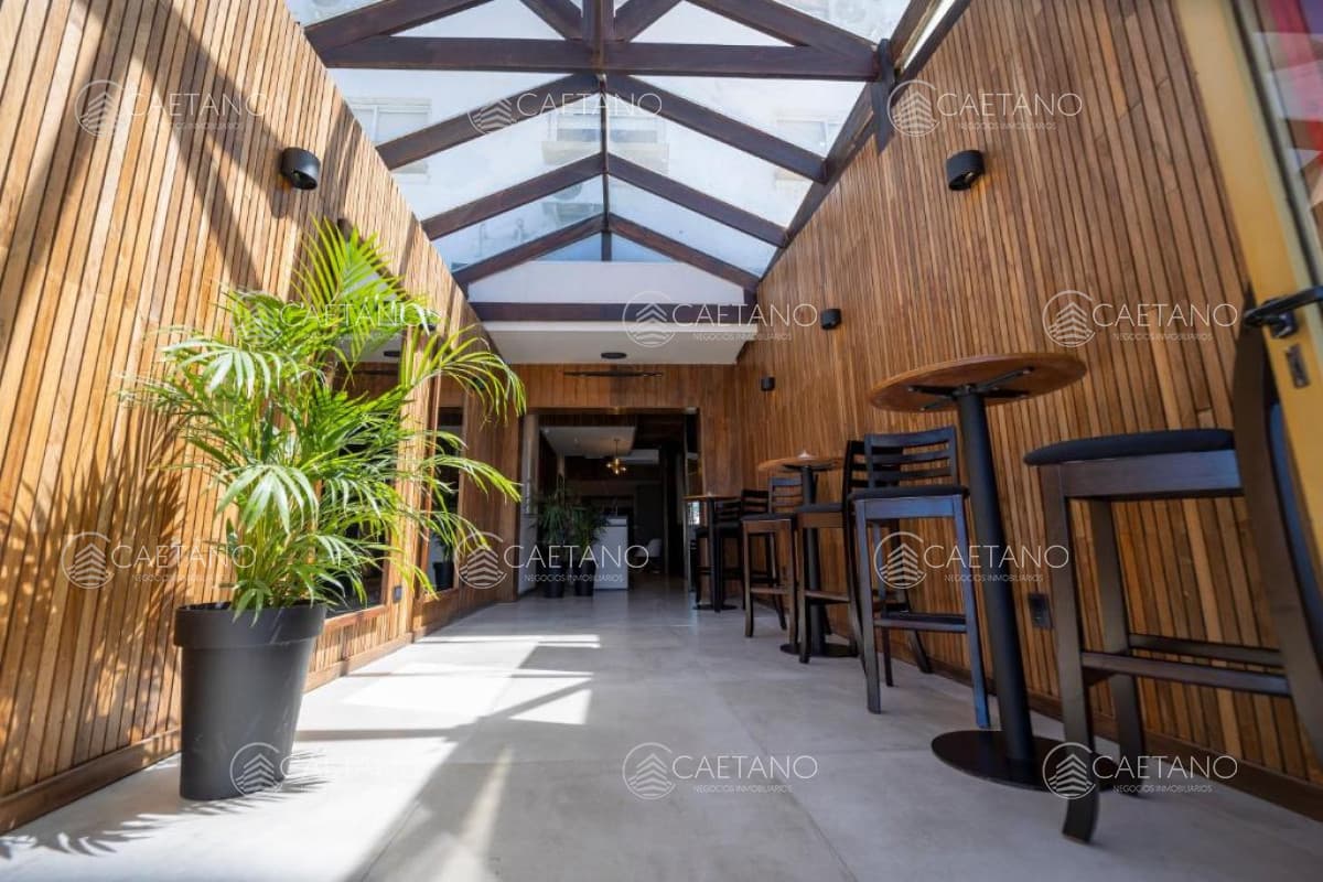 HOTEL HISTÓRICO CON 28 HABITACIONES + 5 LOCALES COMERCIALES EN MONTOYA LA BARRA  TOTALMENTE RECICLADO — foto 3