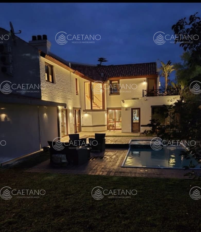Temporada. Casa Ideal Familias 4 Dormitorios Y Servicio, Piscina Climatizada, Lugar Tranquilo A Pocas Cuadras De Playa Mansa — foto 2