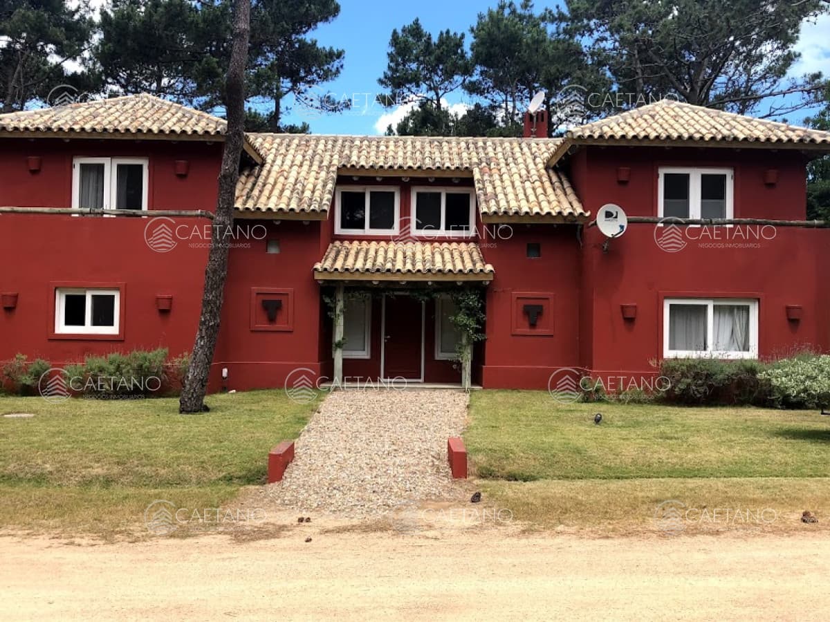 Impòrtante propiedad en venta y alquiler en el barrio privado mas cool de Manantiales. — foto 2