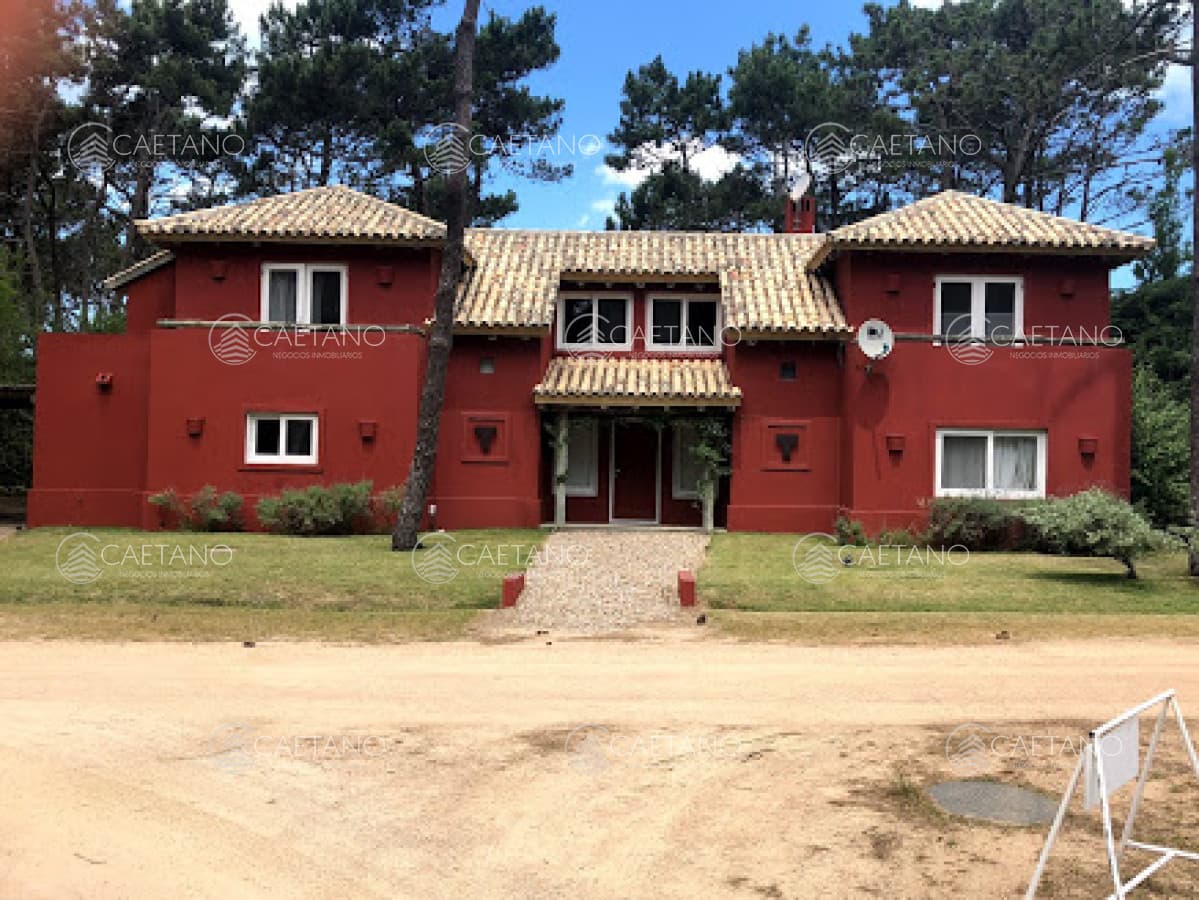 Impòrtante propiedad en venta y alquiler en el barrio privado mas cool de Manantiales.