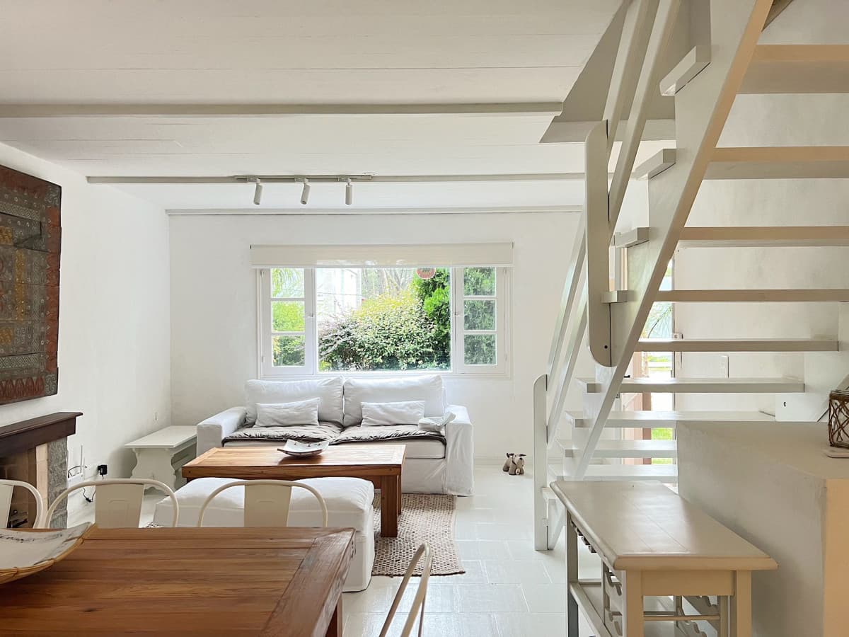 Casa alquiler en Montoya, 6 ambientes.