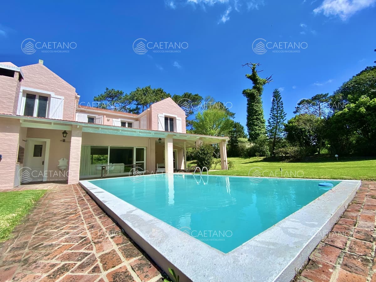Hermosa y amplia Casa en Brava — foto 2