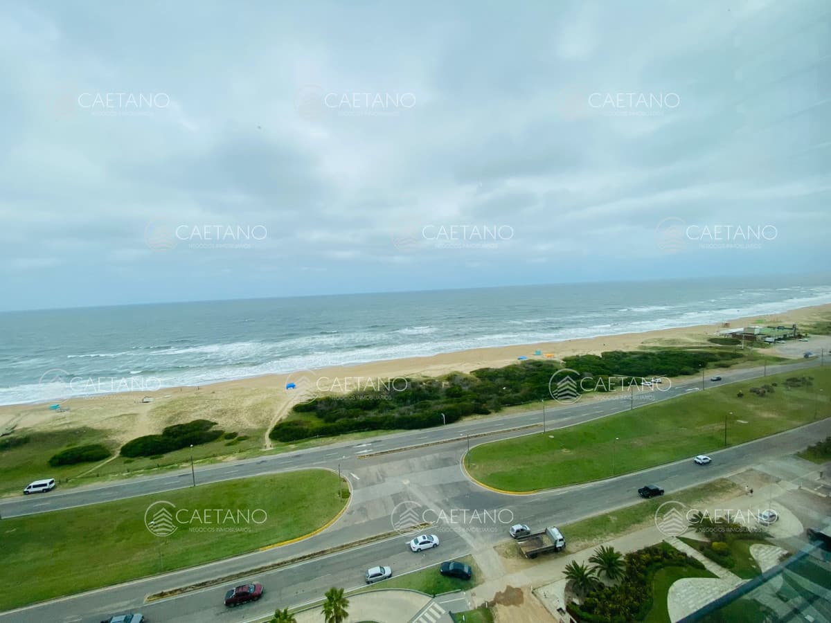 VENTA DE APARATMENTO DE 3 DORMITORIOS EN EDIFICIO TIBURON III