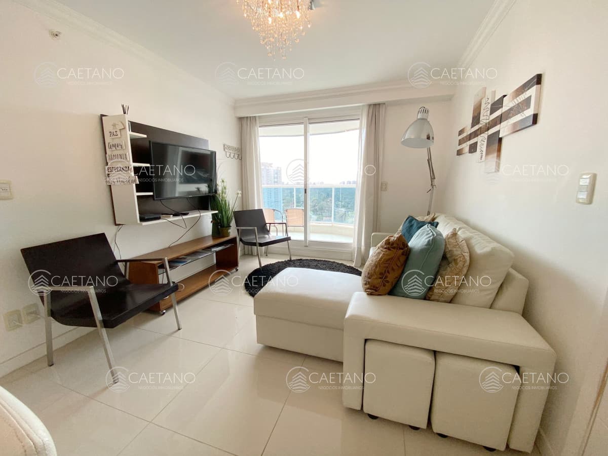 Apartamento en venta con 2 suites en Casino Tower, Punta del Este. — foto 3