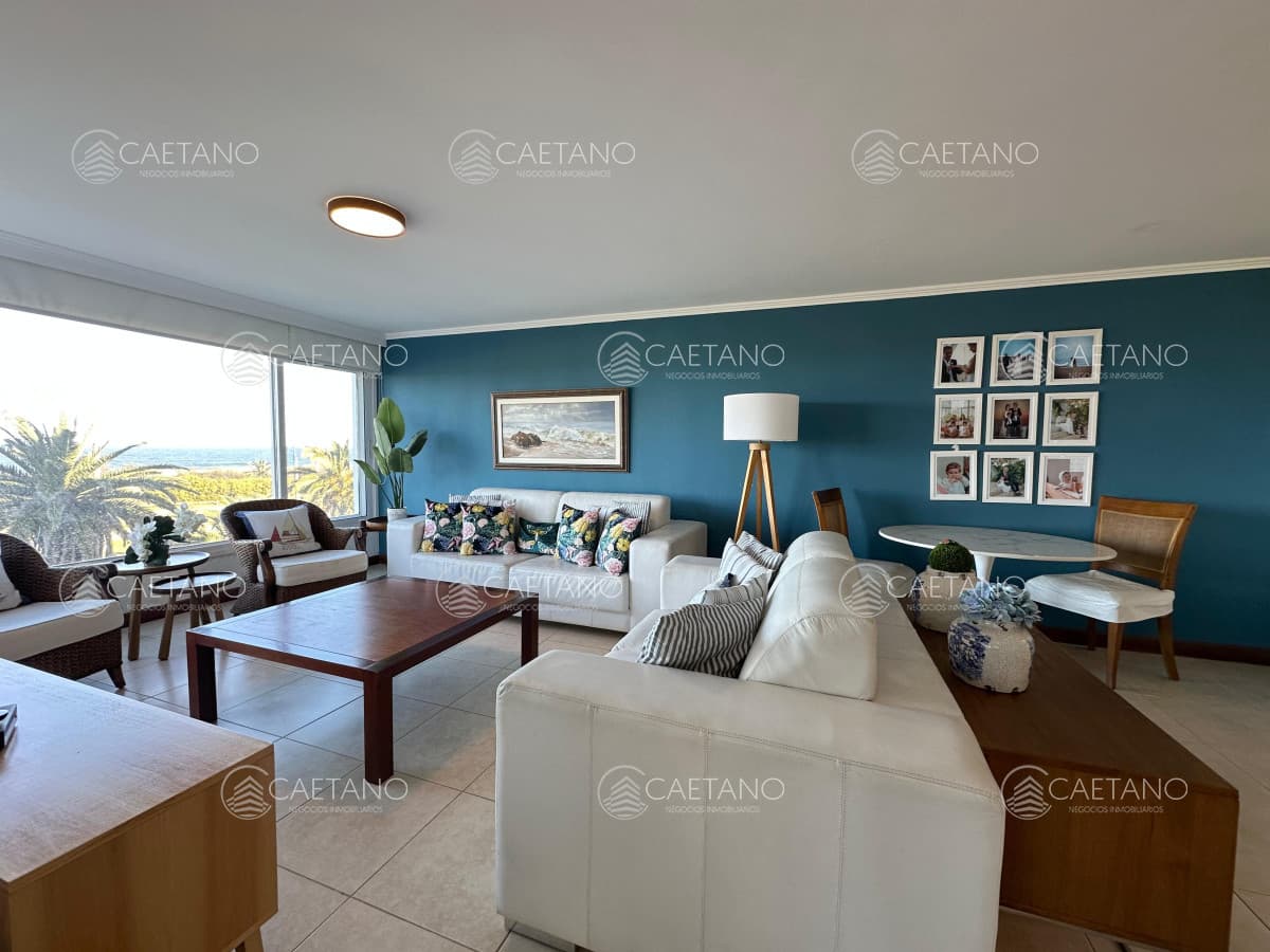 Departamento en venta de 4 Suites en Playa Brava, Punta del Este