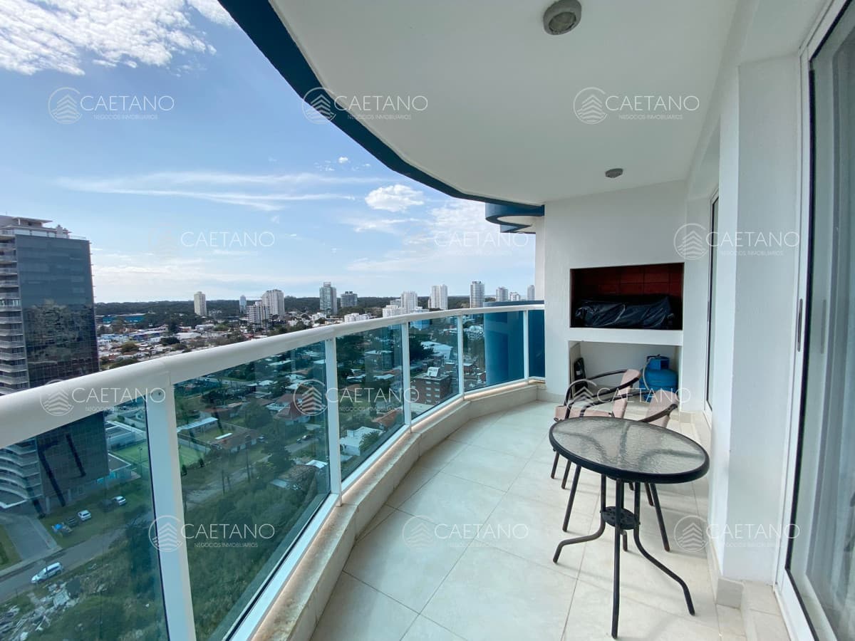 Apartamento en venta con 2 suites en Casino Tower, Punta del Este. — foto 2