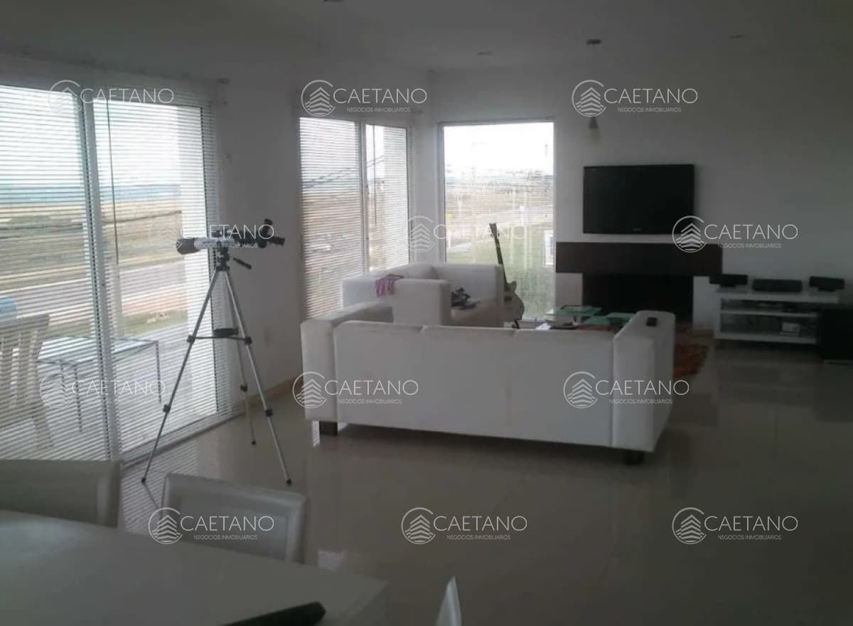 CASA FRENTE AL MAR CON VISTA UNICA