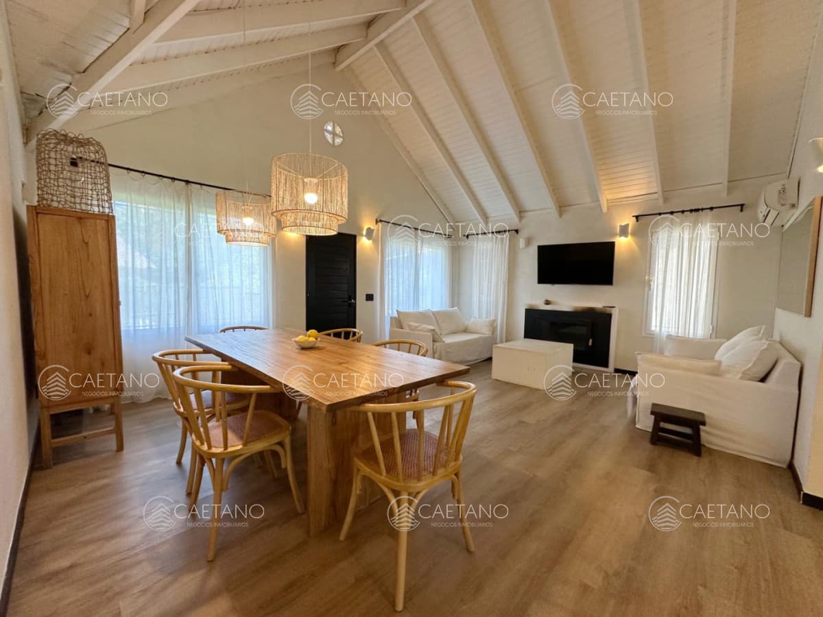 Casa En Venta De 5 Dormitorios + Dependencia de servicio En Rincon Del Indio, Punta Del Este — foto 3