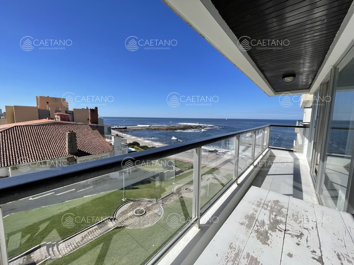 Apartamento vista al mar en venta 2 dormitorios Punta del Este