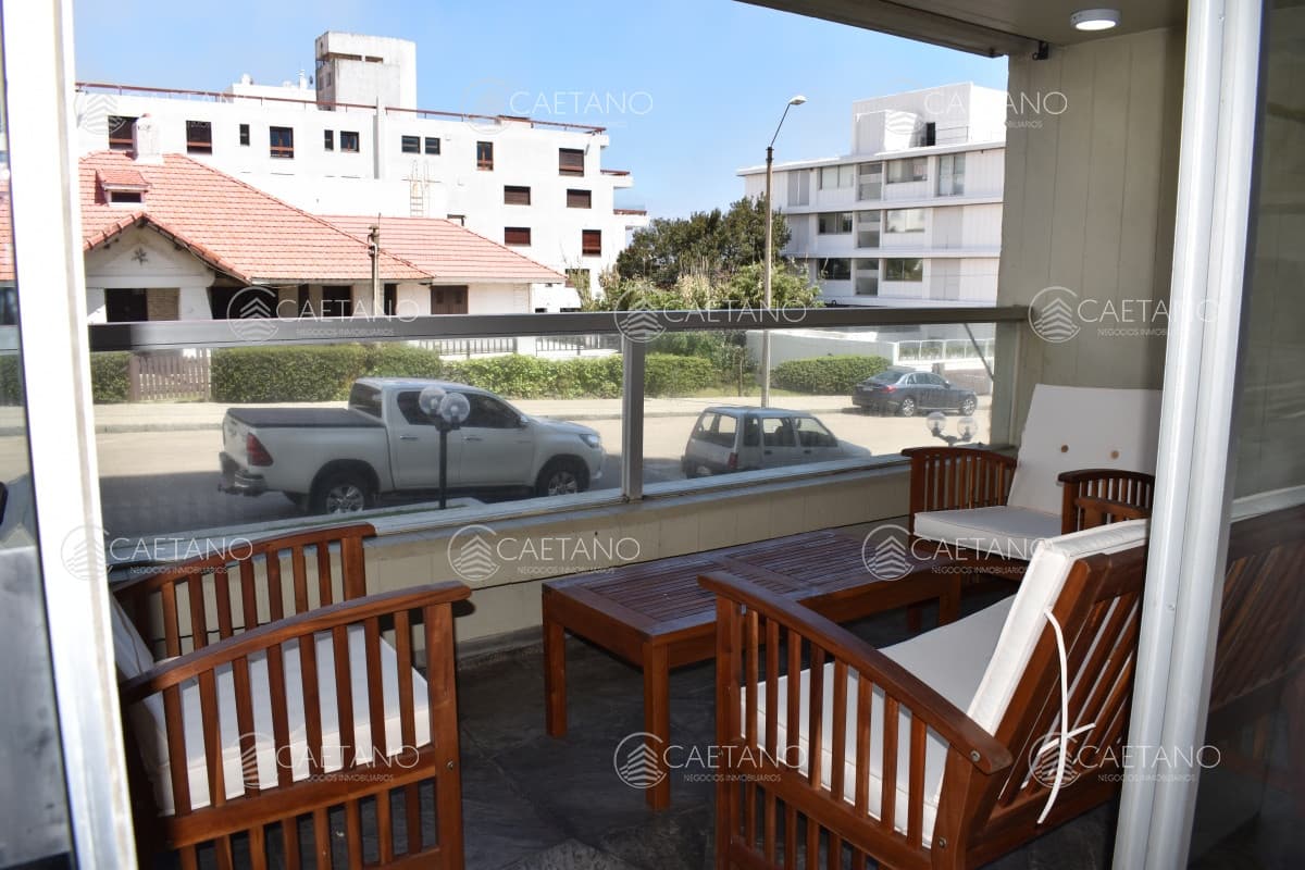 A metros del Puerto como una casa con la seguridad de un apto. — foto 2