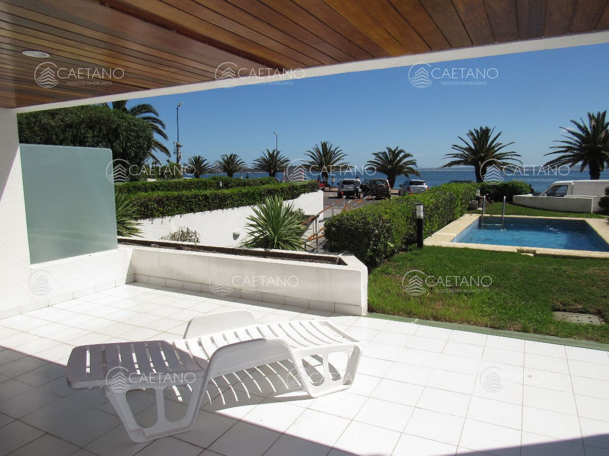 Terraza con piscina exclusiva — foto 2
