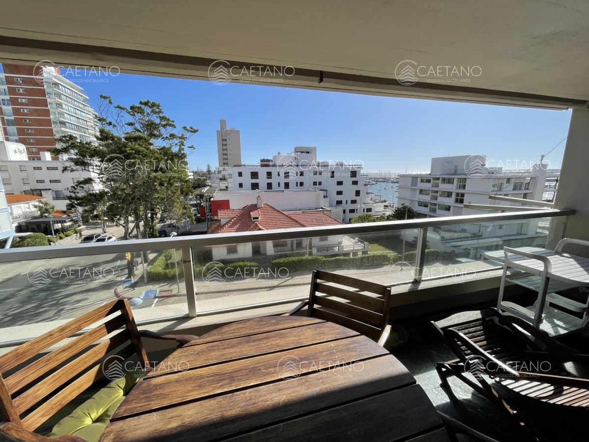 Amplia terraza, vista al Puerto — foto 2