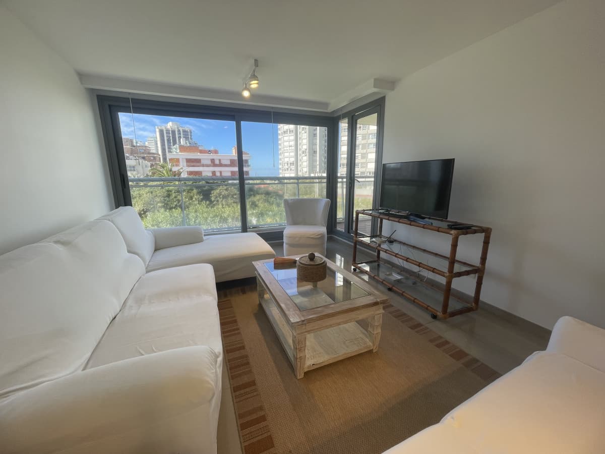 Venta apartamento 2 dormitorios. Playa brava, Punta del Este