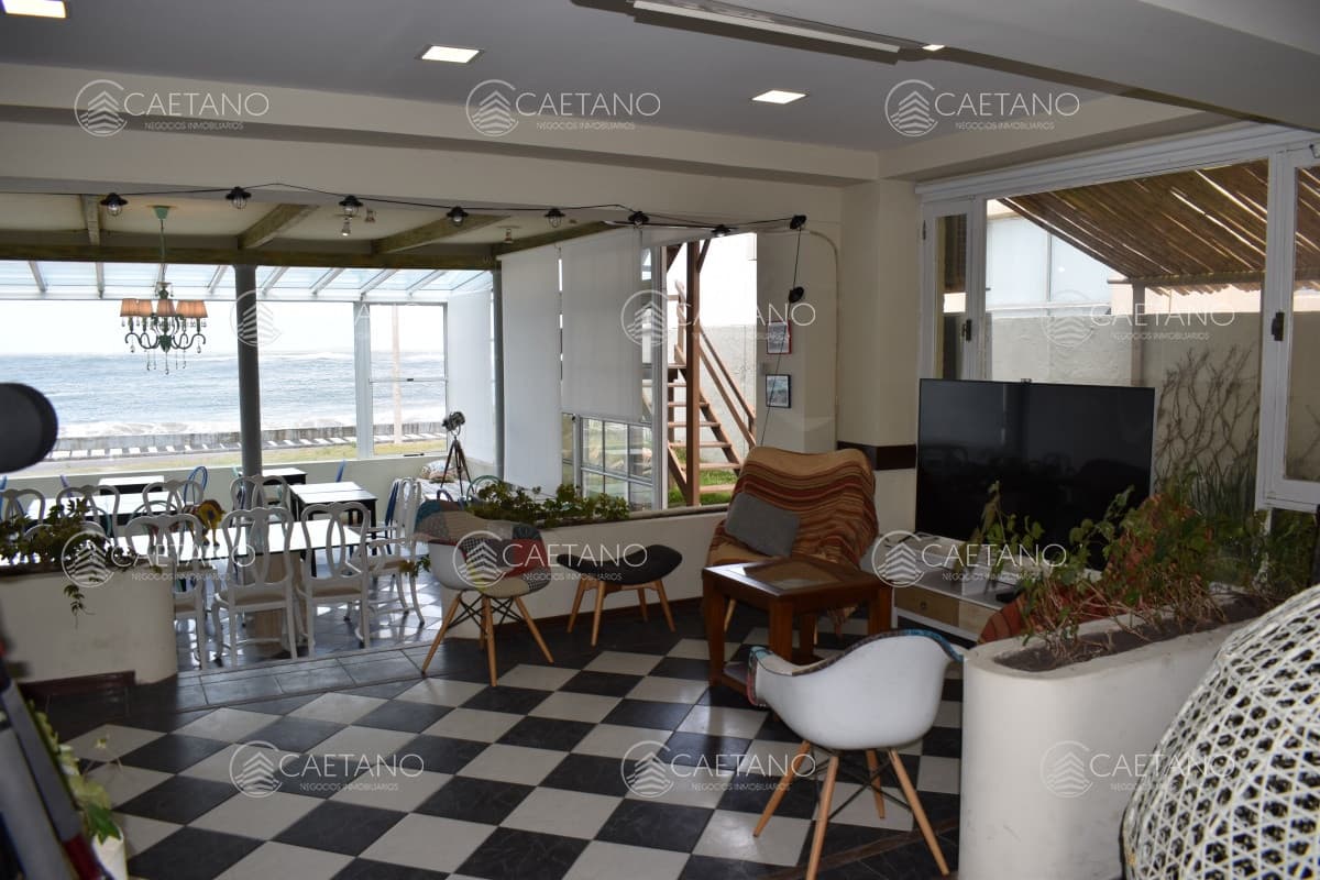 Frente a la Playa, parrillero y piscina climatizada — foto 3