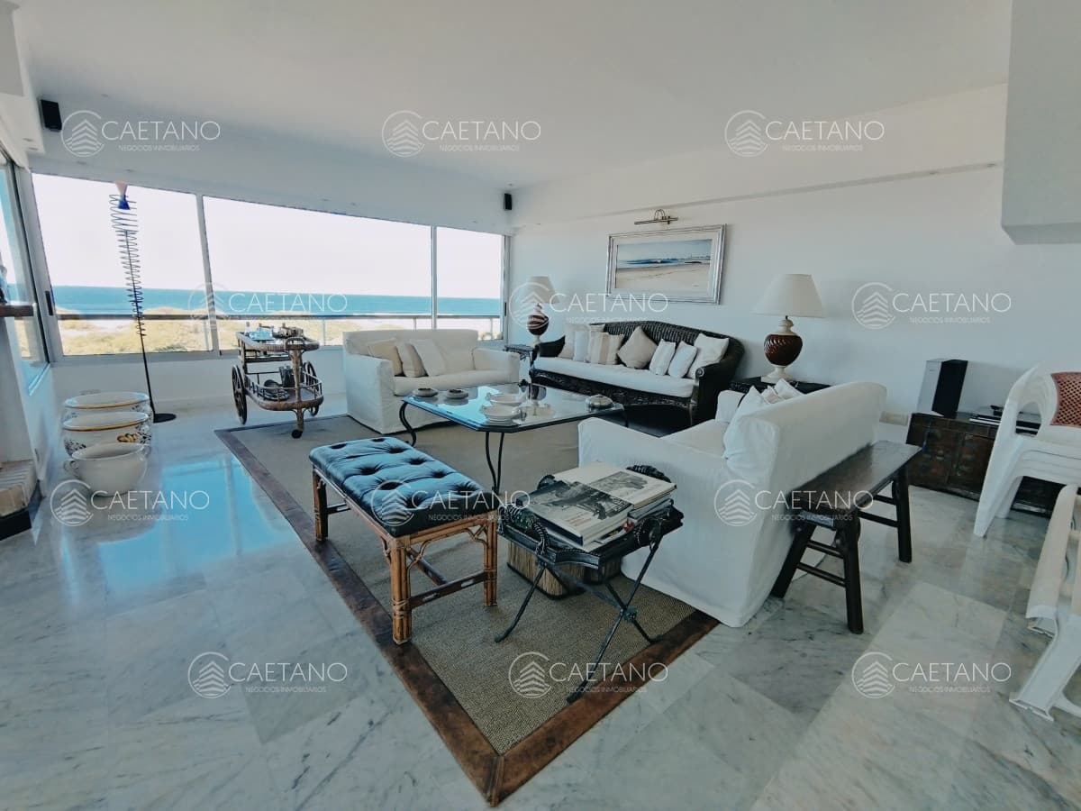 ALQUILER POR TEMPORADA HERMOSO APARTAMENTO DUPLEX PRIMERA LINEA BRAVA — foto 2