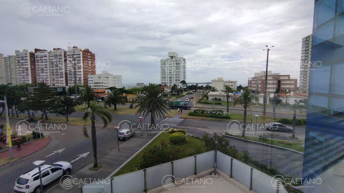 Apartamento en Alquiler, Mansa, Punta del Este, 3 Dormitorios.