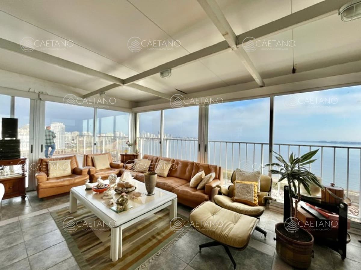 Venta pent house con 3 dormitorios y dependencia de servicio