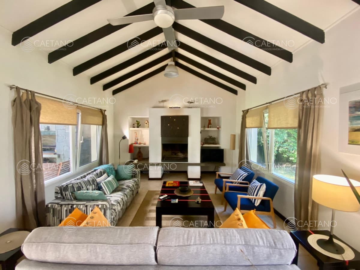 Casa en venta con 3 dormitorios y 2 baños — foto 3