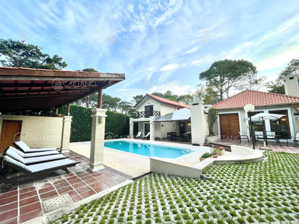 Venta en  San Rafael 4 dormitorios  con piscina — foto 2
