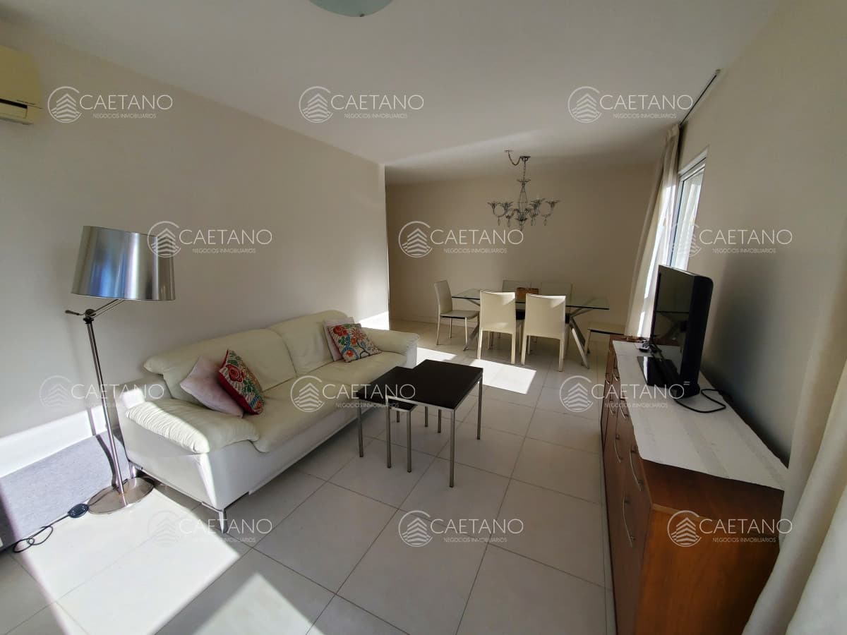 Apto de 2 dormitorios en venta en Península con balcón y cochera — foto 3