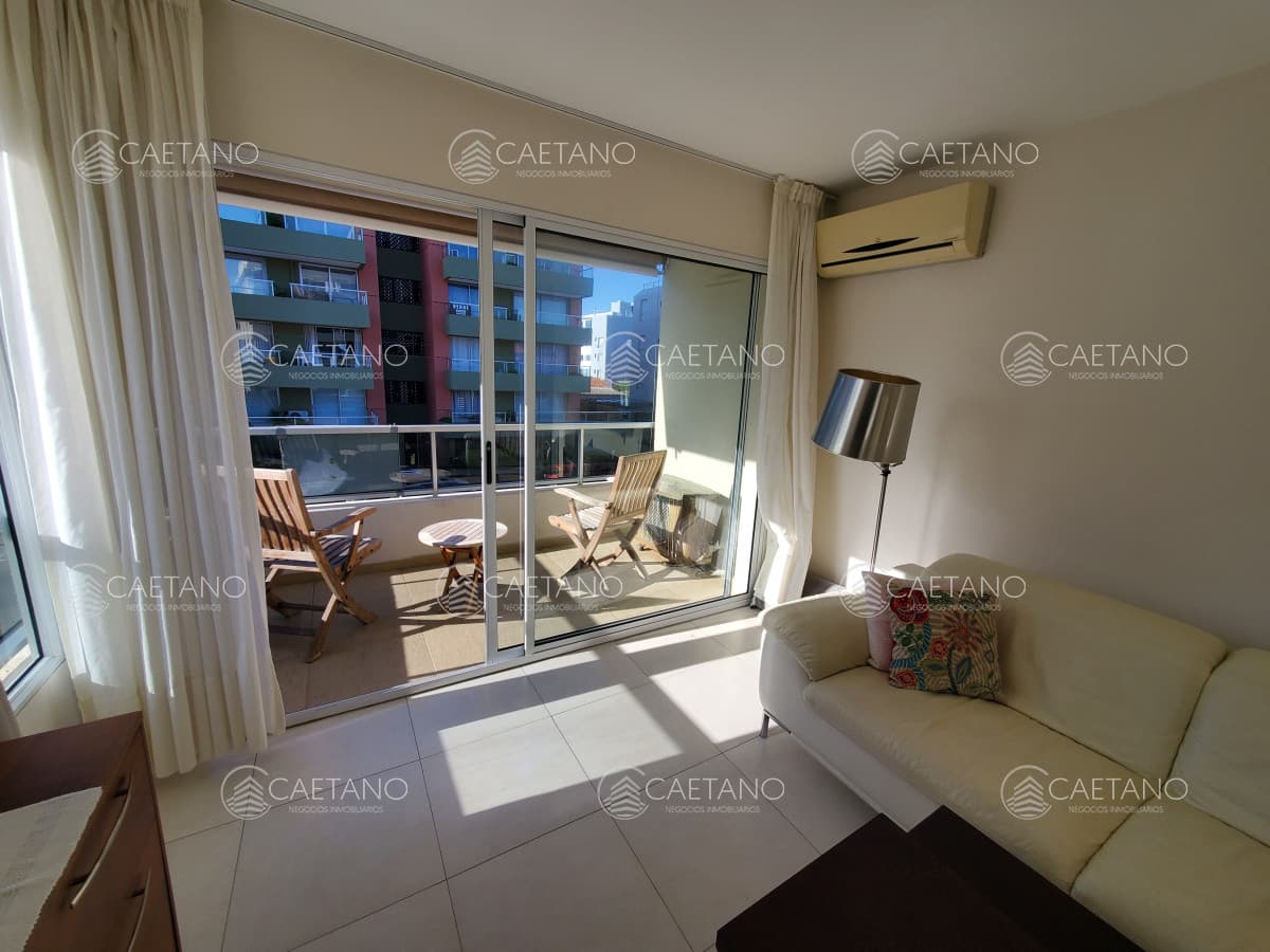 Apto de 2 dormitorios en venta en Península con balcón y cochera — foto 2