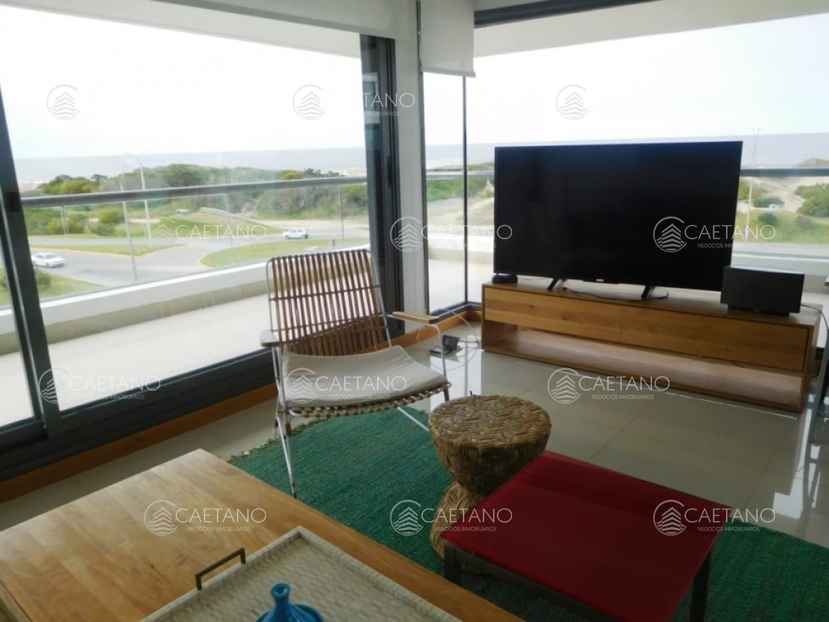 Gran planta en primera linea al mar — foto 3
