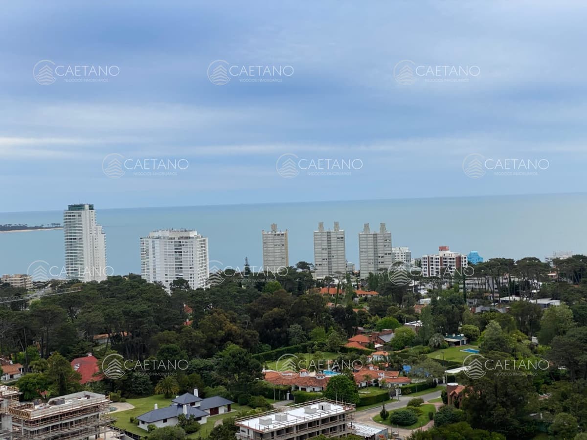 Hermoso apartamento en alquiler anual con vista al mar y excelentes servicios. — foto 2
